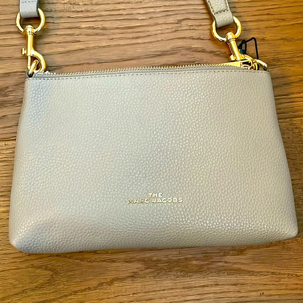 The Marc Jacobs crossbody bag in cement color